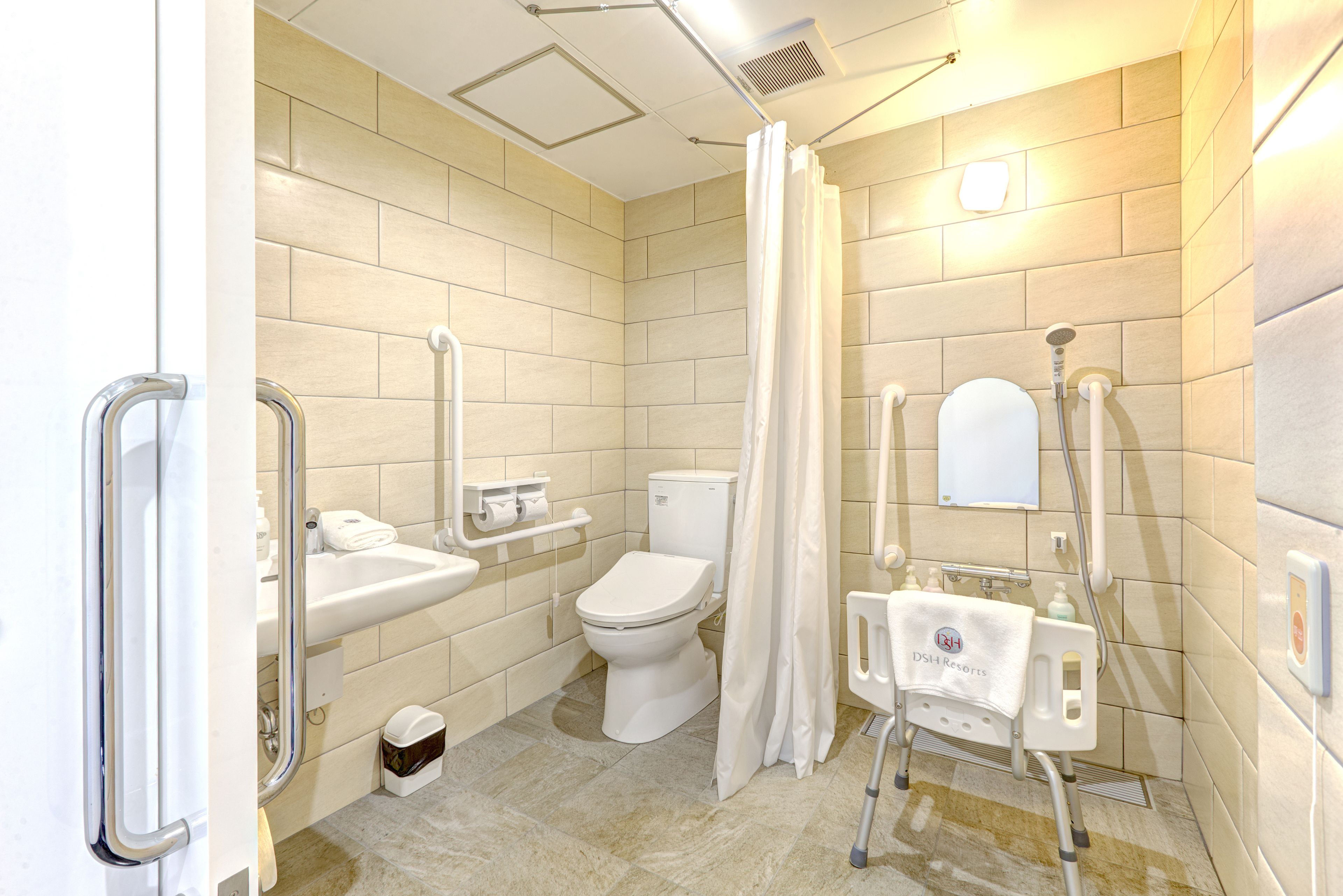 deluxe twin room, accessible, sea view | bathroom | shower, free toiletries, hair dryer, slippers