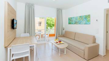 Club Apartment, 1 Bedroom | In-room safe, free WiFi, bed sheets