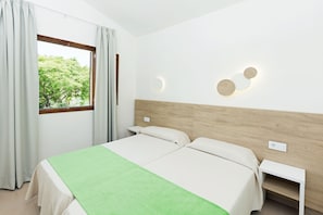 In-room safe, free WiFi, bed sheets