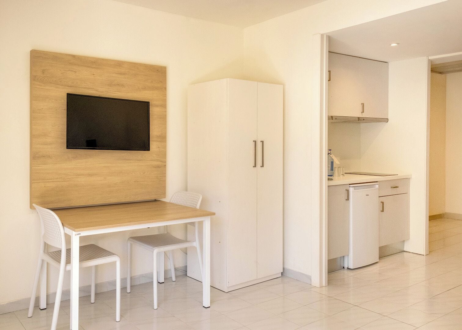 Apartamento familiar | Zona de estar | Una televisión