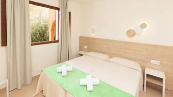 In-room safe, free WiFi, bed sheets