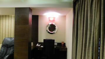 Business center dalam bilik