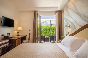 Minibar, in-room safe, desk, blackout curtains - Nicoletta Hotel (Baunei)