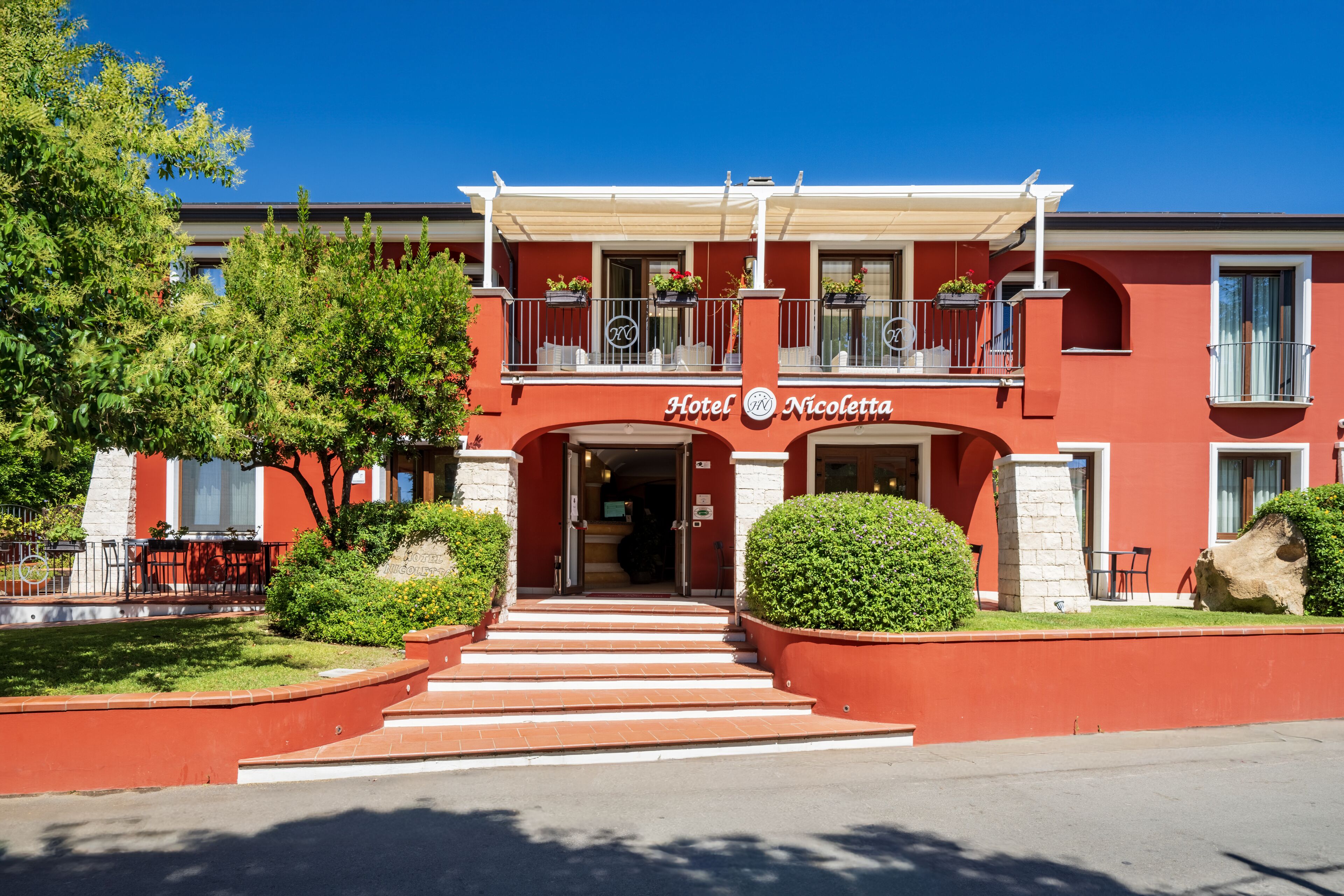 واجهة المنشأة