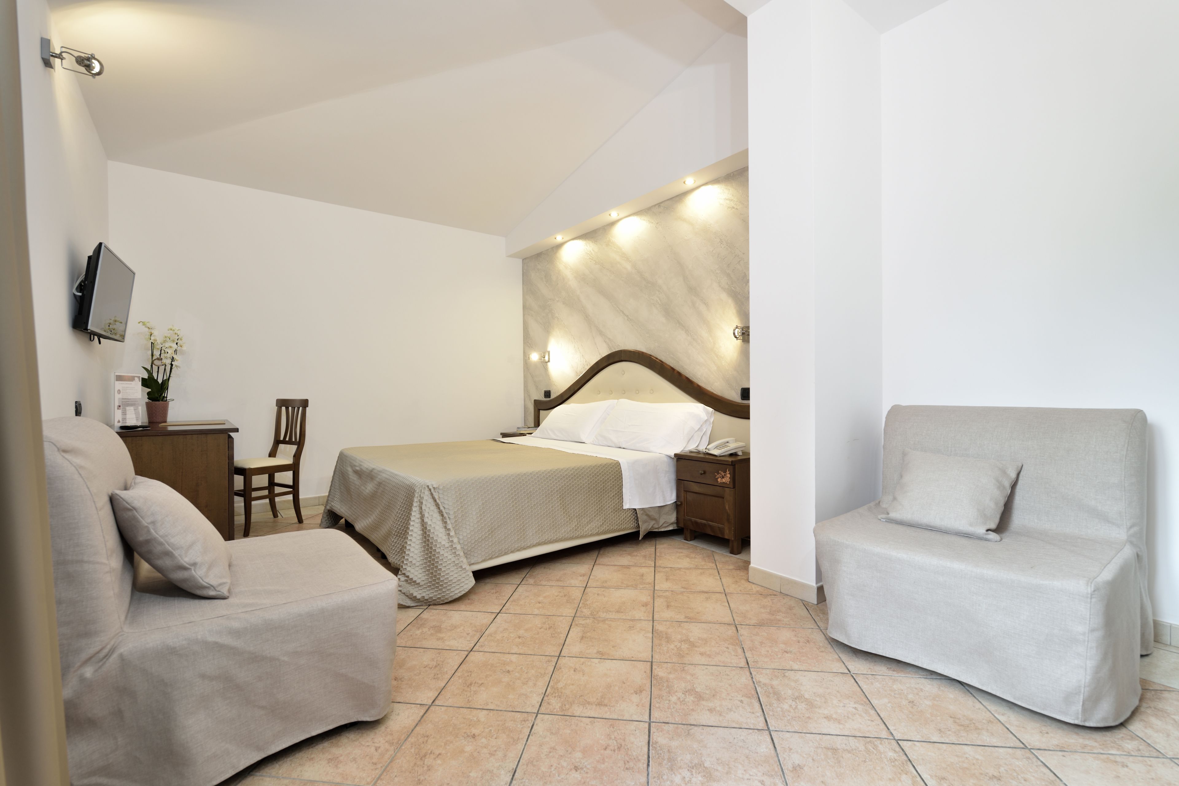 triple room | minibar, in-room safe, desk, blackout curtains