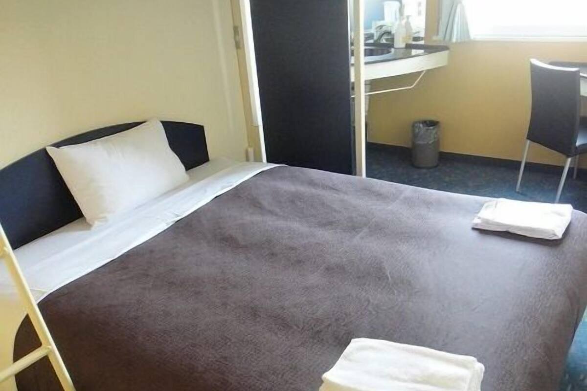 Soundproofing, WiFi (free)