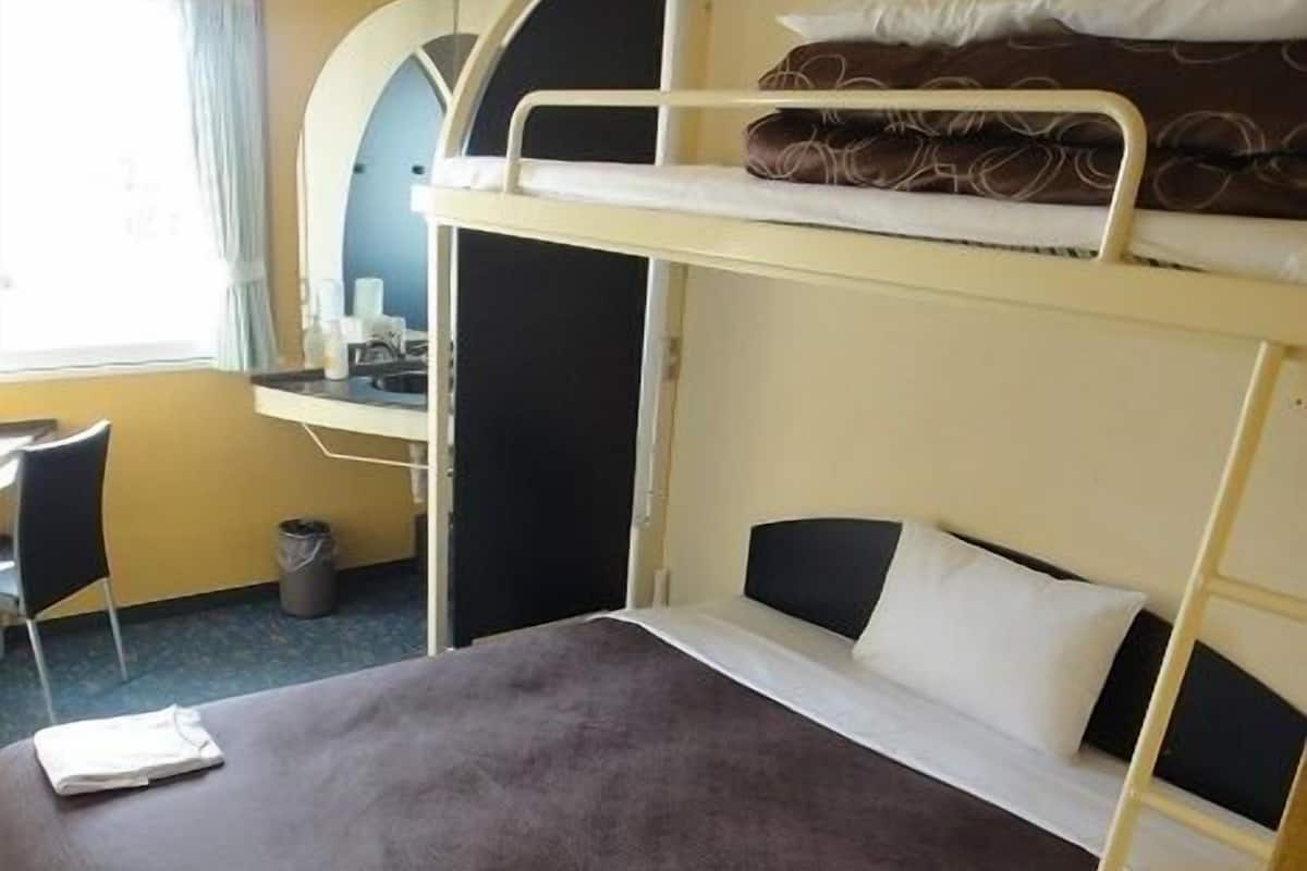 Soundproofing, WiFi (free)