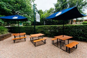 Lunch and dinner served - Bundanoon Hotel (Bundanoon)