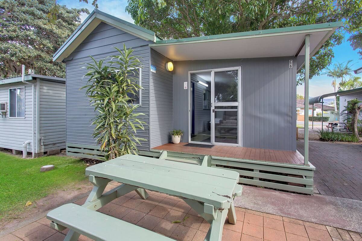 Economy 1 Bedroom Cabin | Terrace/patio