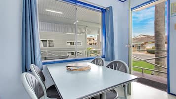 Economy Studio | In-room dining