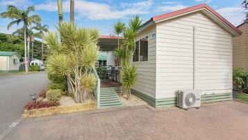 Standard 1 bedroom Cabin | Terrace/patio