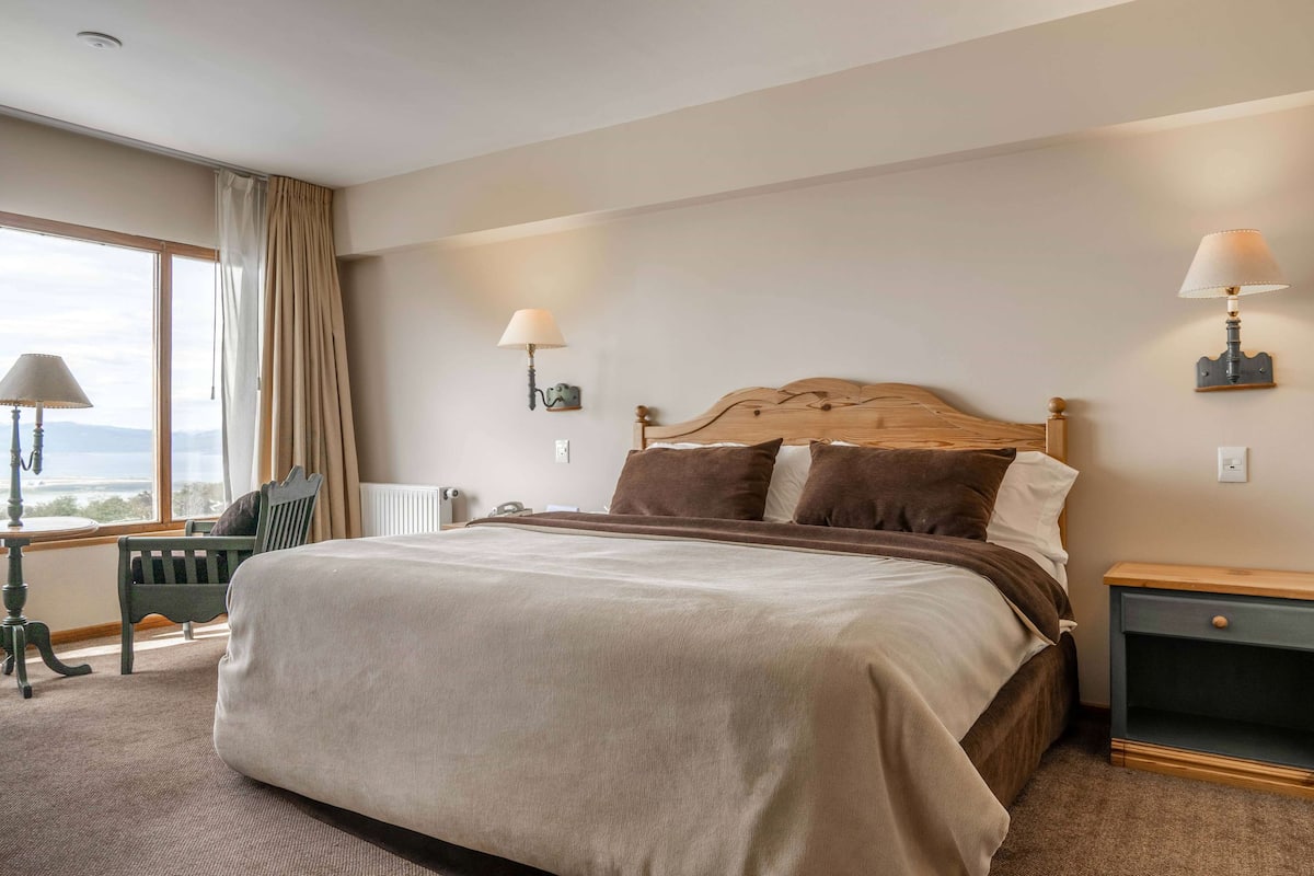1 Schlafzimmer, hochwertige Bettwaren, Daunenbettdecken