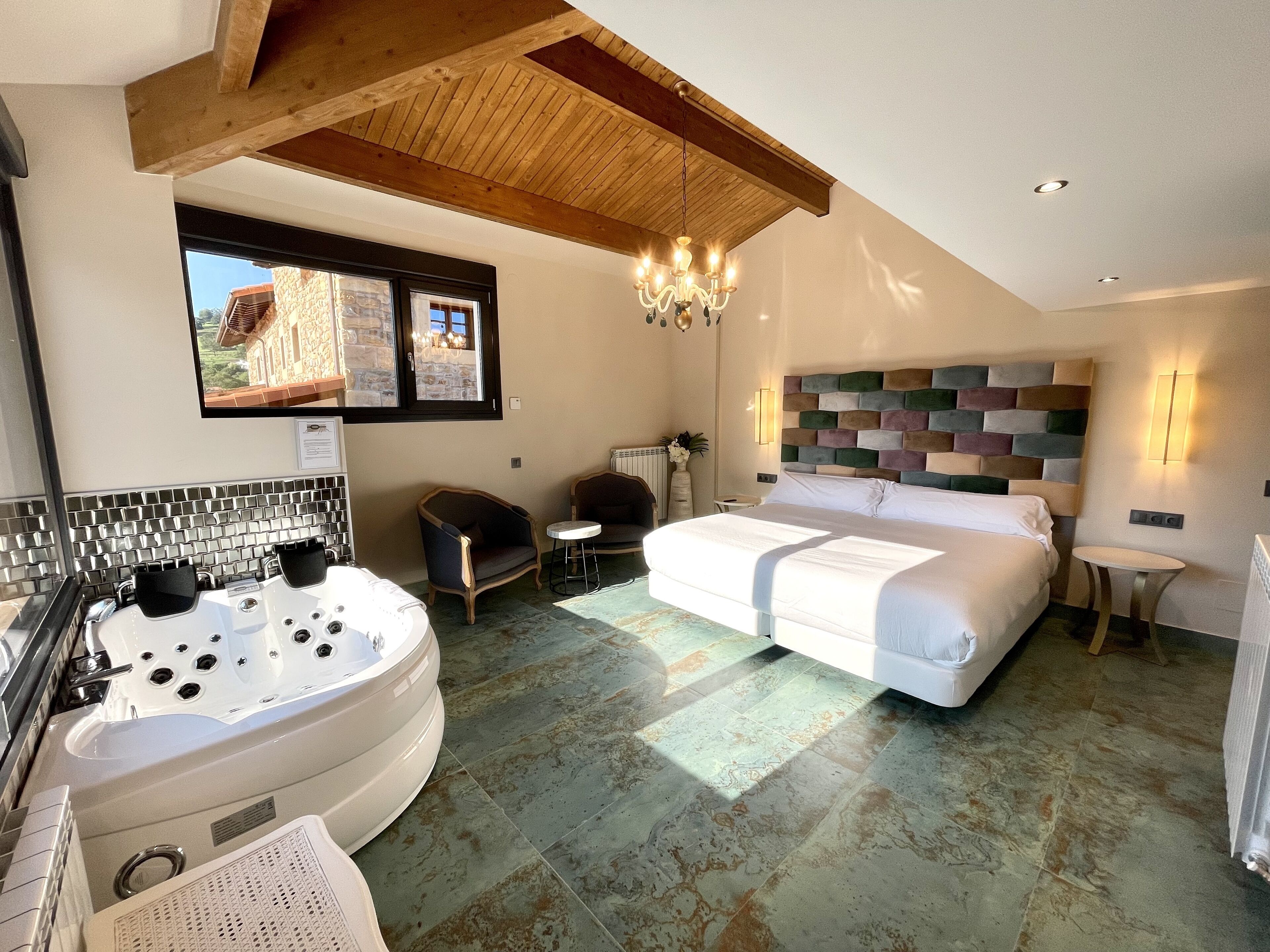 Suite, bañera de hidromasaje (Luxury)