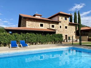 Piscine extérieure