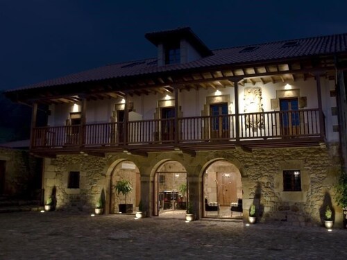 Akla Hotel Suites Valles Pasiegos