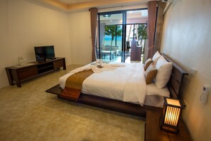 Family Room | Free minibar items, desk, blackout drapes, free WiFi