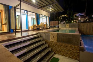 Pintu masuk hartanah