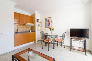 Room - Apartamentos Amazonas (San Bartolomé de Tirajana)