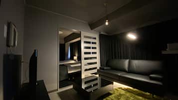 Quadruple Room, Non Smoking (See host's email for check in details) | Living area | Flat-screen TV