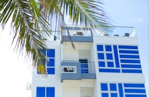 Front of property - Whiteharp Beach Inn (Hulhumalé)