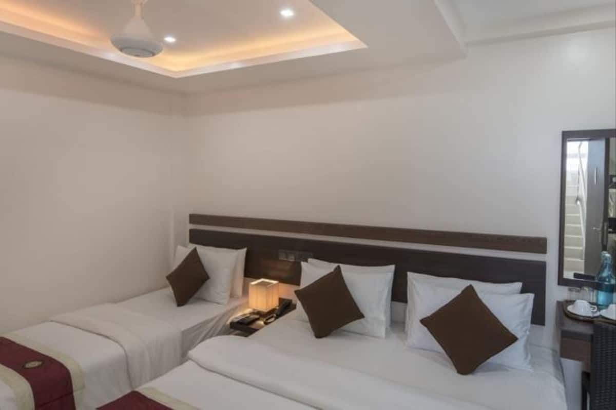 Duplex Premium - 1 kingsize-säng | Värdeförvaringsskåp på rummet, skrivbord, extrasängar och gratis wi-fi
