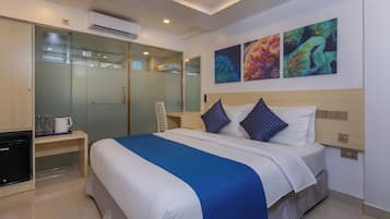 Deluxe Super Seaview | Bathroom | Shower, free toiletries, hair dryer, towels