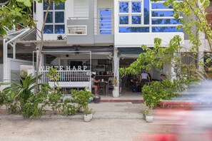 Exterior - Whiteharp Beach Inn (Hulhumalé)