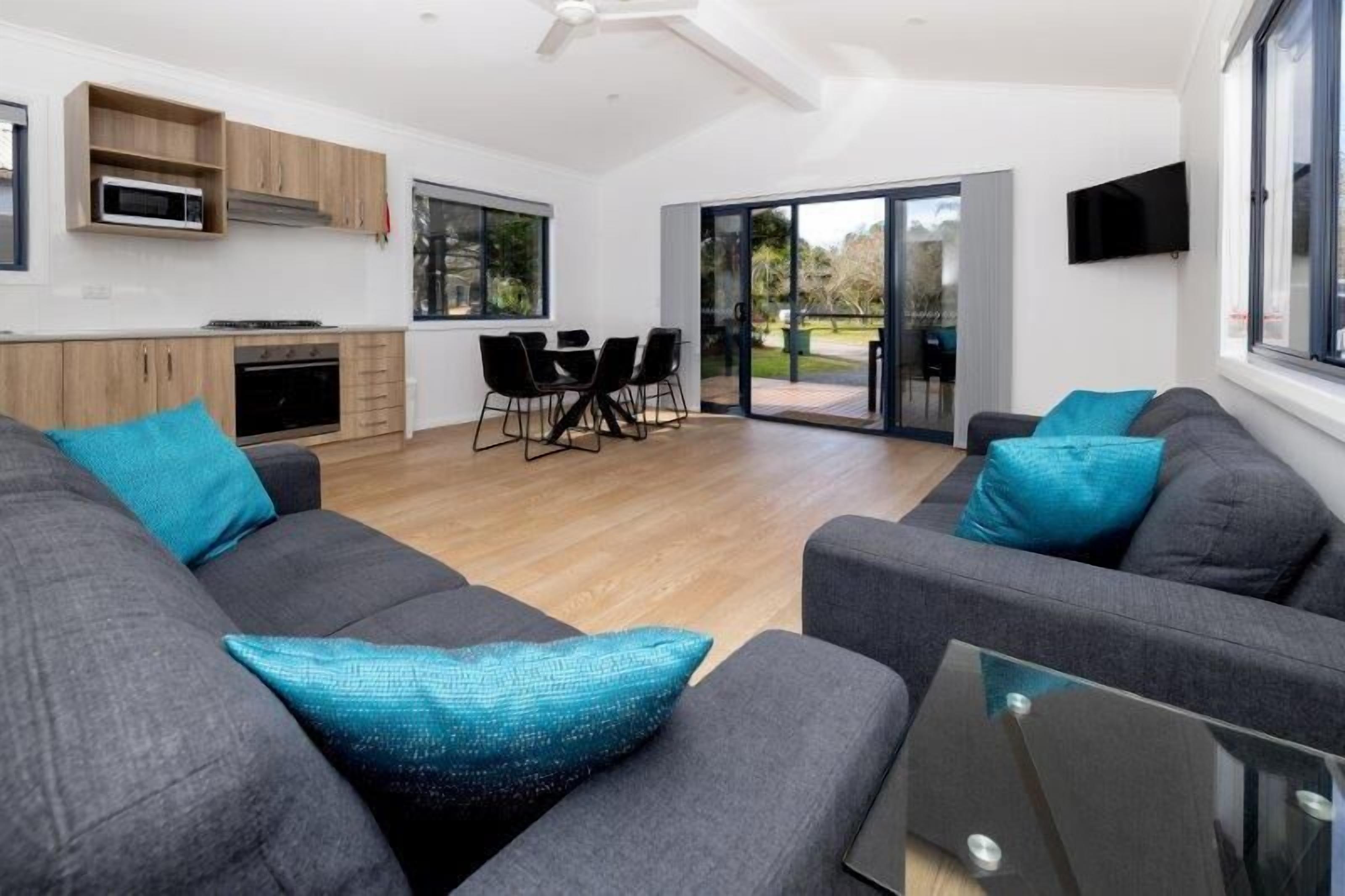 Deluxe Balcony 3 Bedroom Villa | Living area