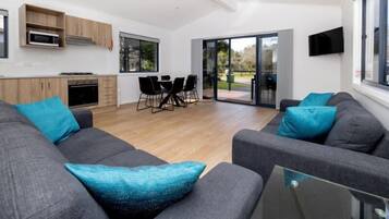 Deluxe Balcony 3 Bedroom Villa | Living area