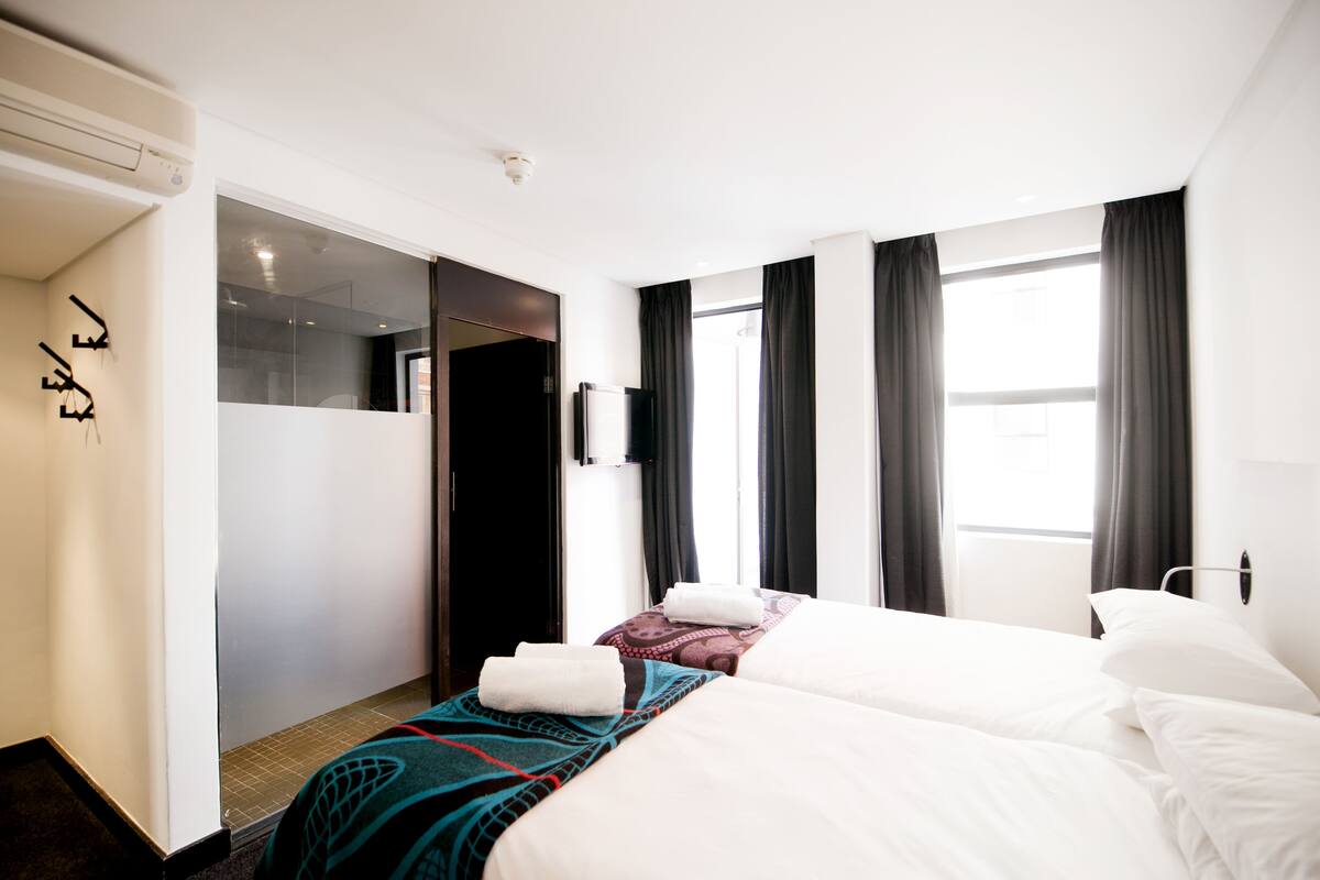 In-room safe, free WiFi