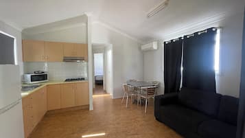 Fridge, microwave, stovetop, electric kettle