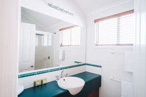 2 Bedroom Superior Villa - Sleeps 4 | Bathroom