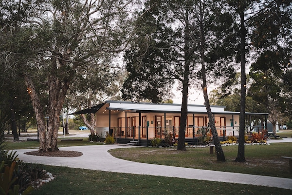 Fridge, microwave, stovetop, electric kettle