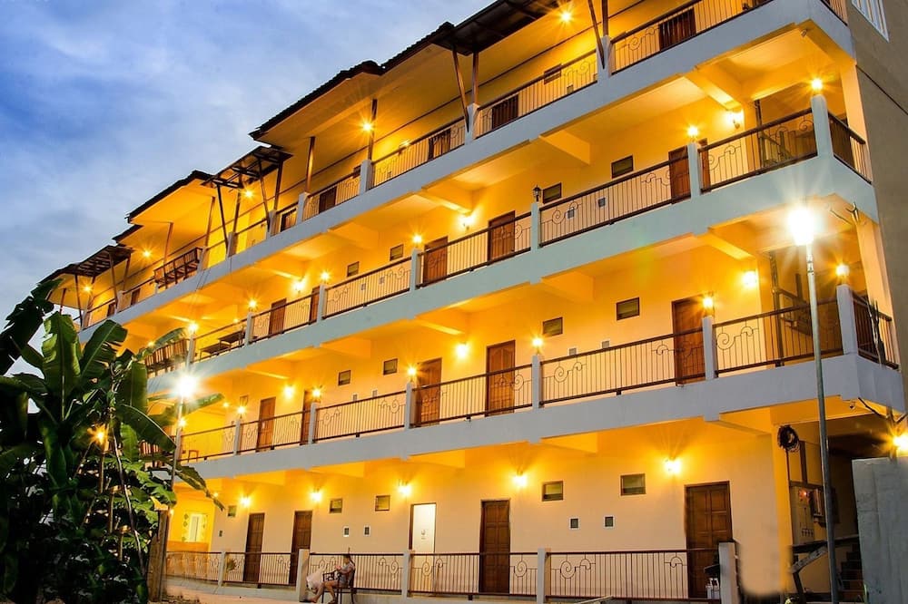 The Impress Sisaket
