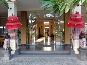 Front of property - Hotel Mandari (Buleleng)