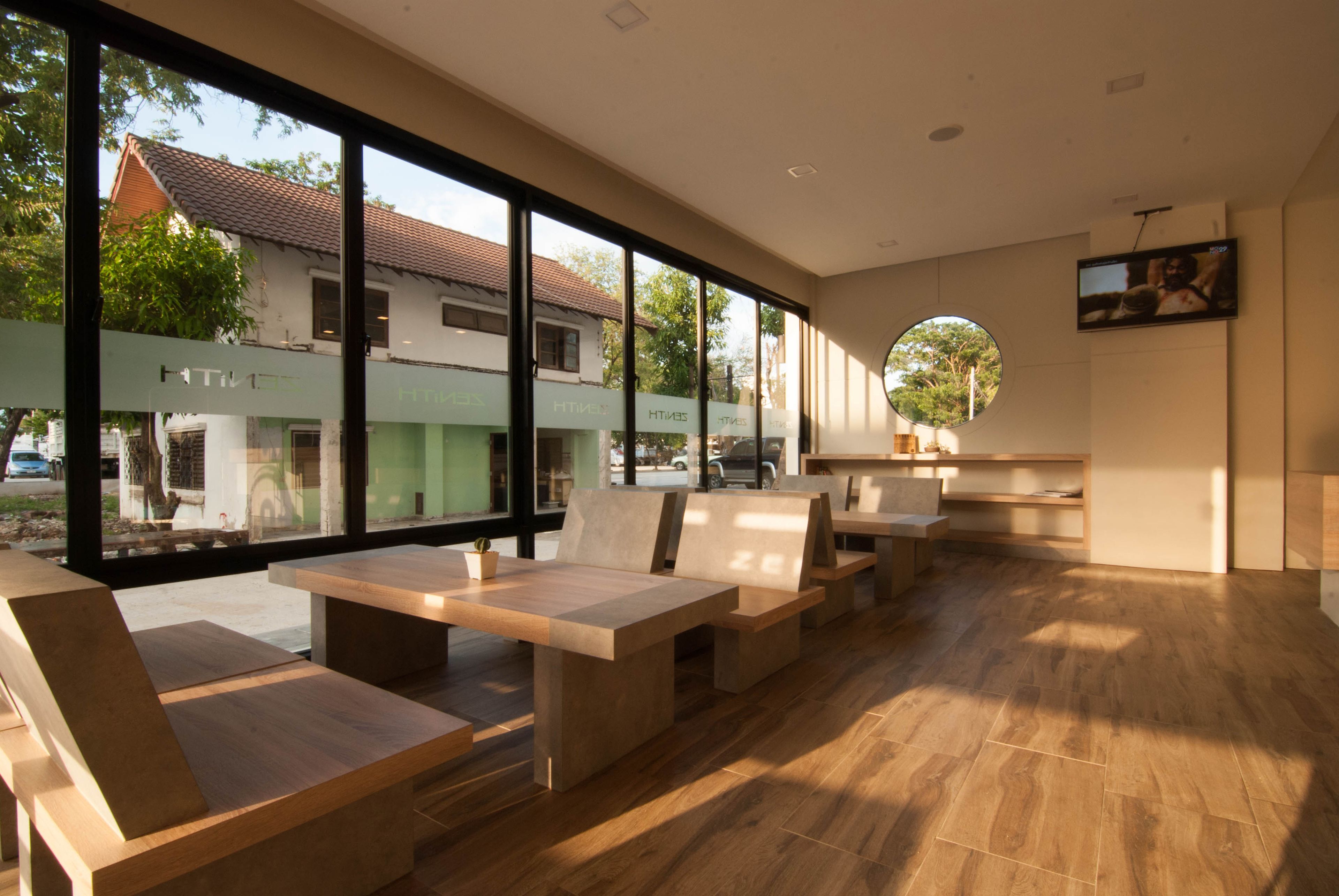 Desayuno buffet diario (THB 100 por persona)