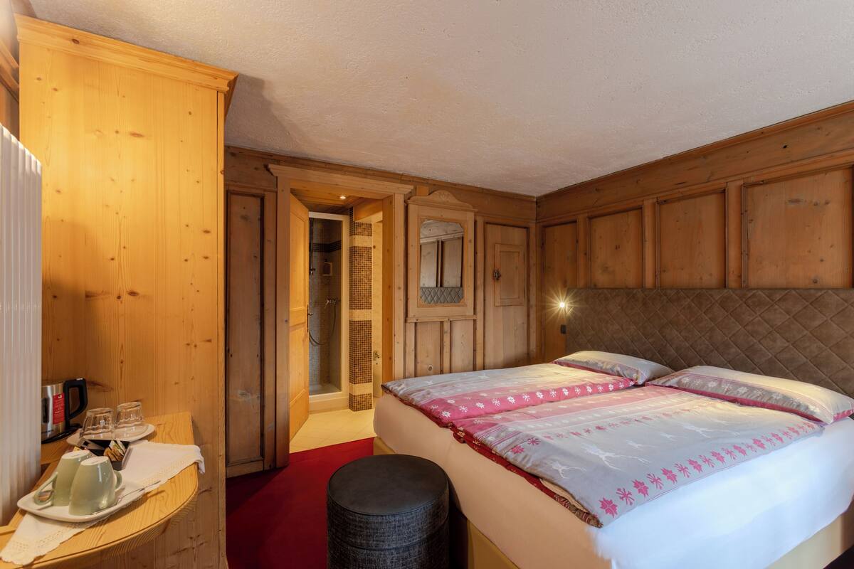 Deluxe Double Room | Minibar, in-room safe, desk, cribs (surcharge)