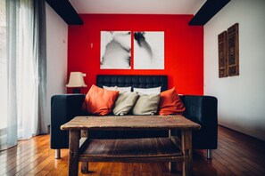 Habitación Deluxe doble | Ropa de cama de alta calidad y edredones de plumas