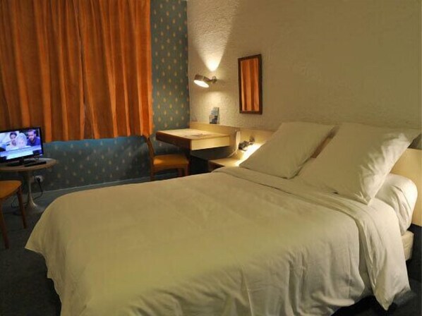 Double Room | Desk, soundproofing, rollaway beds, free WiFi