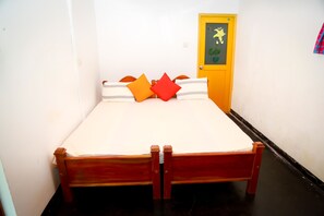 Standard Double Room, 1 Double Bed, Ocean View, Beachfront | Bathroom | Shower, free toiletries, towels - Sunray Beach House (Tangalle)