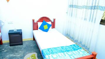 Standard Double Room, 1 Double Bed, Ocean View, Beachfront | Desk, iron/ironing board, rollaway beds, free WiFi