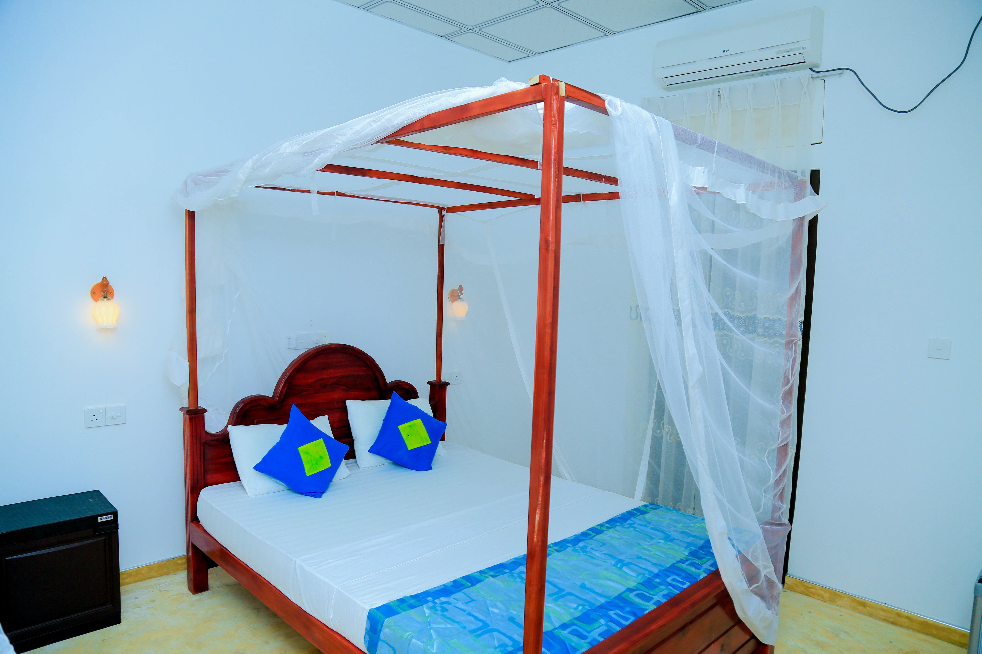 Desk, iron/ironing board, rollaway beds, free WiFi