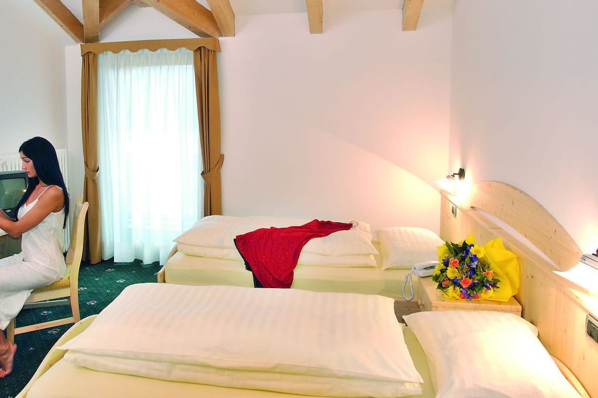 Chambre Standard avec lits jumeaux | Literie de qualité supérieure, coffres-forts dans les chambres