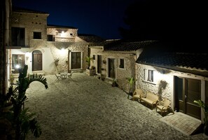 Phòng đôi | Hiên