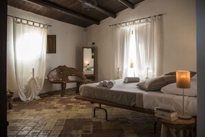 Premium bedding, minibar, blackout drapes, free cribs/infant beds - Agriturismo Baglio San Nicola (Naro)