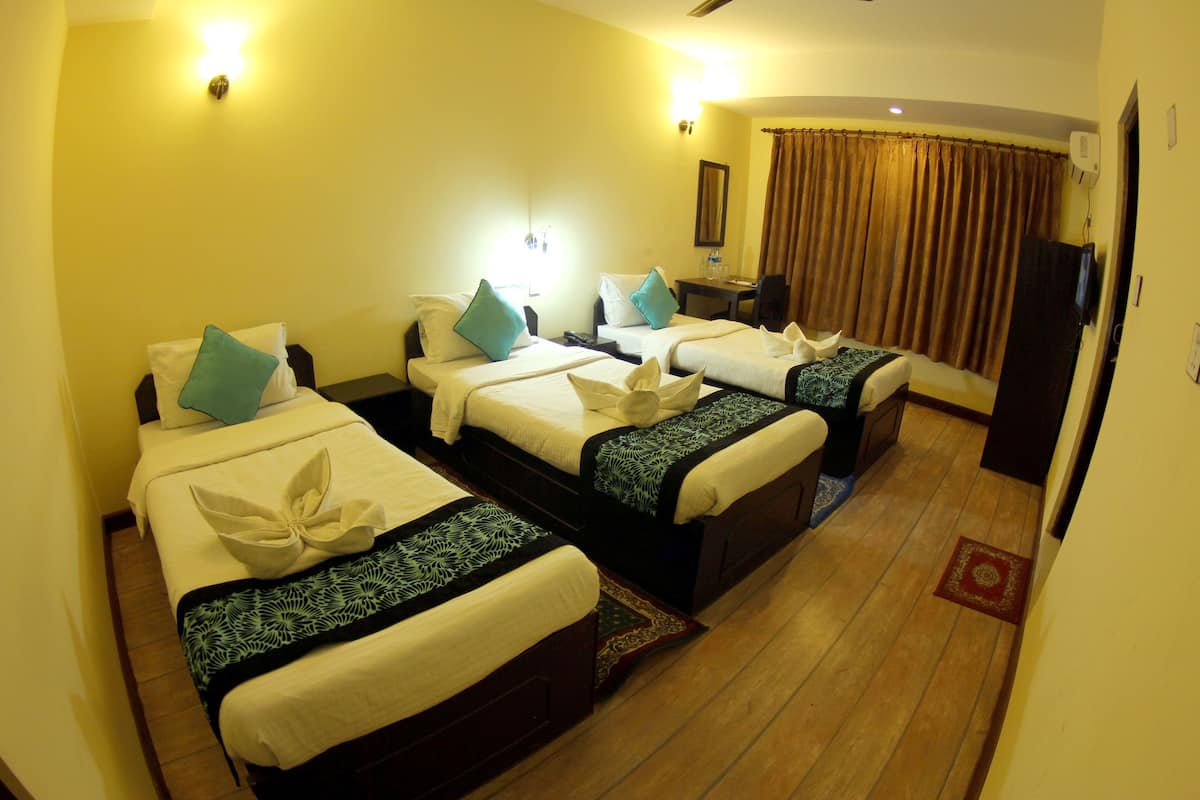 Deluxe Triple Room