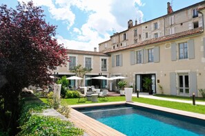 Exterior - Hotel Angoulême Le Saint Gelais (Angouleme)