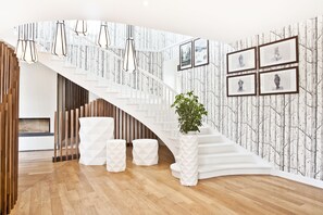 Staircase - Hotel Angoulême Le Saint Gelais (Angouleme)