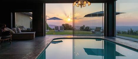Indoor pool, sun loungers