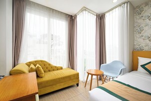 Premier-herbergi með tvíbreiðu rúmi (Deluxe) | Skrifborð, vinnuaðstaða fyrir fartölvur, ókeypis þráðlaus nettenging